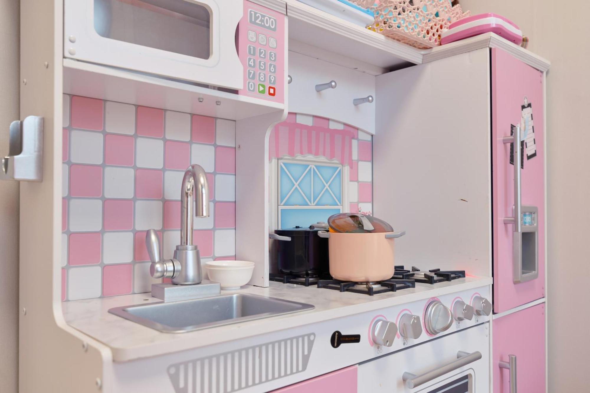Apartemen Pink 4 Bedroom
